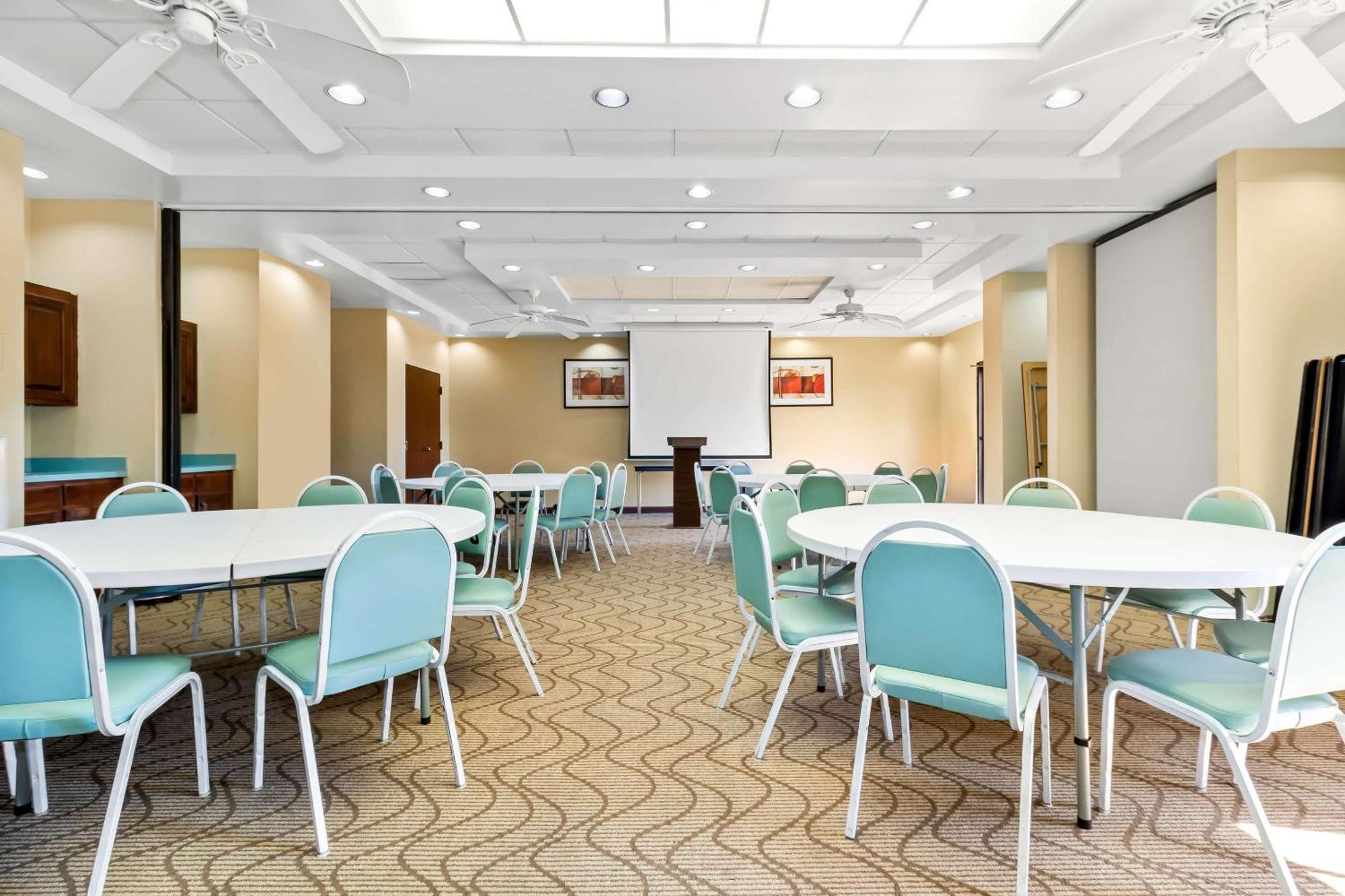 Comfort Suites Ламбертон Екстер'єр фото